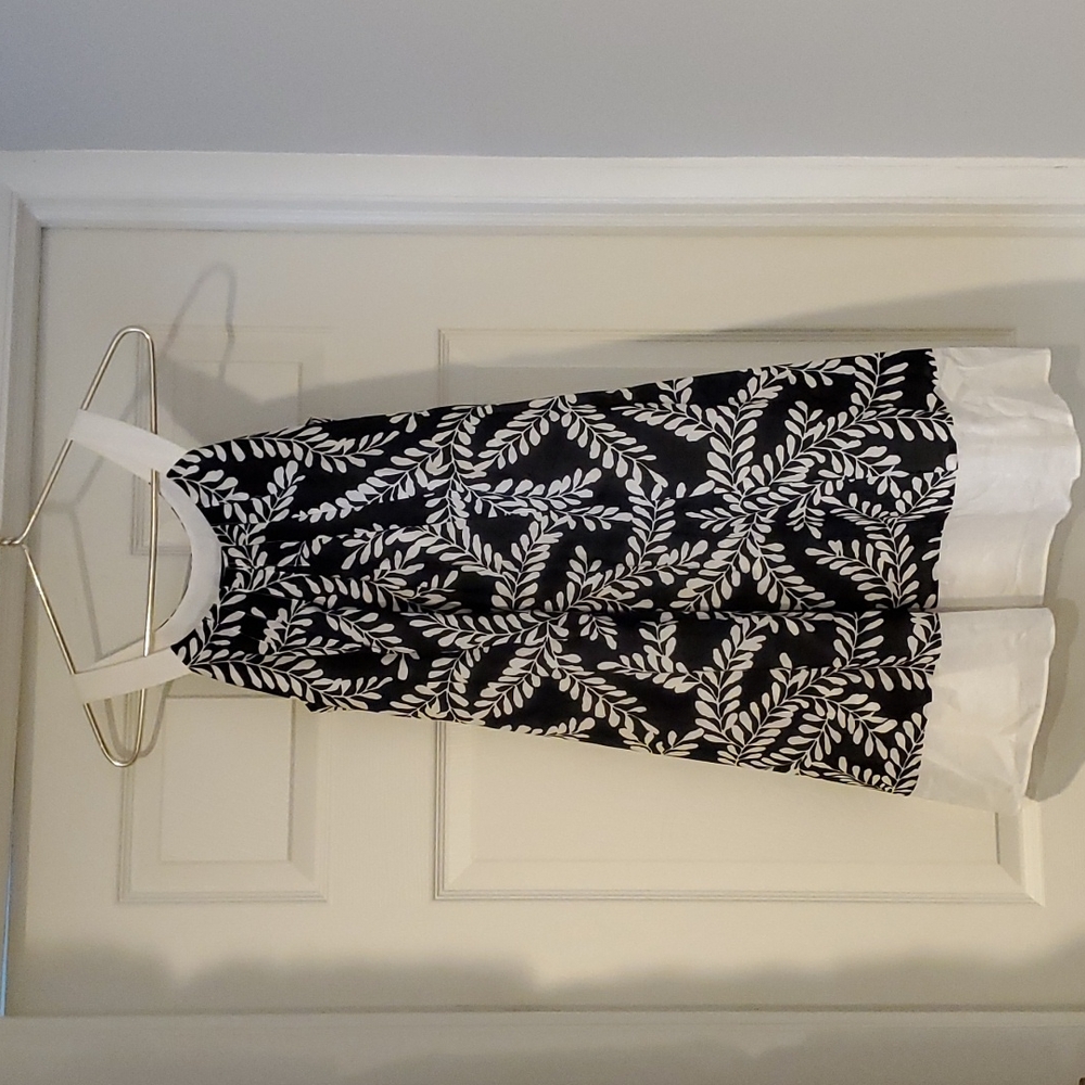 Black and white floral dress - Picture 3 of 8